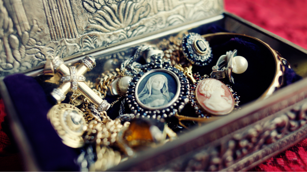 collection of old jewelries